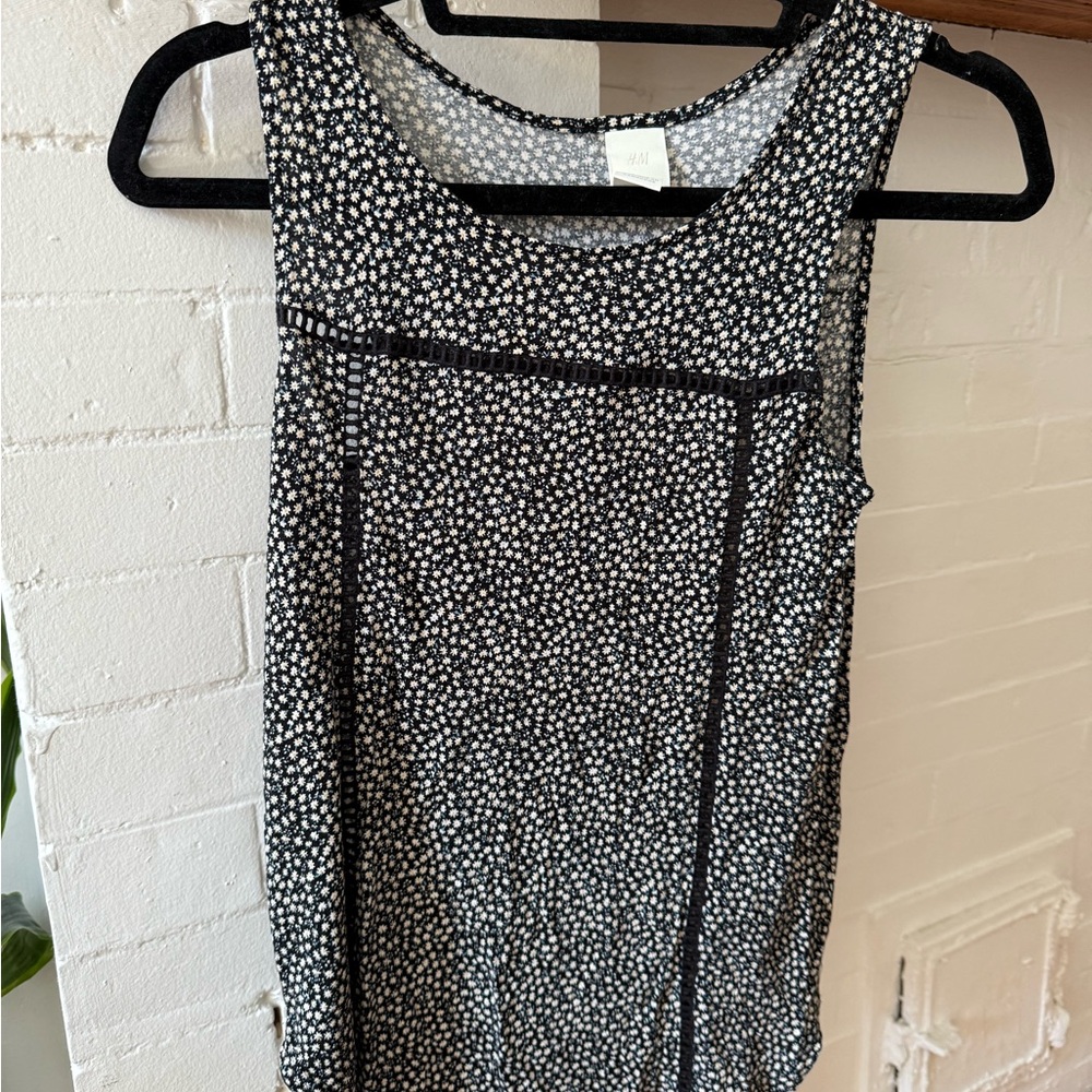 Black/Floral H&M blouse size XS